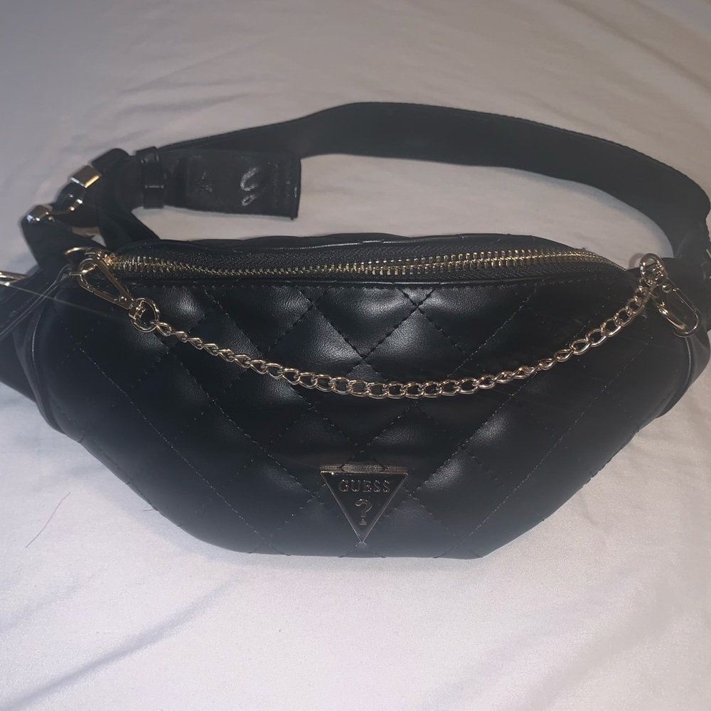 GUESS QUILTED FANNY PACK